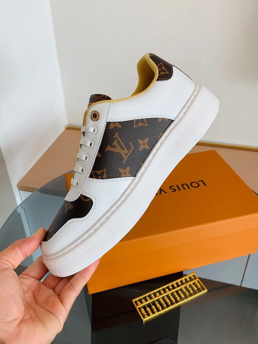Factory price 420. [LV] Louis Vuitton's latest 🎁🎁 fashionable casual men's shoes 👟, hot style 💥 simple and elegant style, exclusive for trendy men. Unique official website latest brand 👑 original decoration, fashionable and generous, original cowhide leather ✅ breathable sheepskin lining, official website designated wear-resistant casual outsole, classic model taken in kind 🎬38-44. Can be customized45